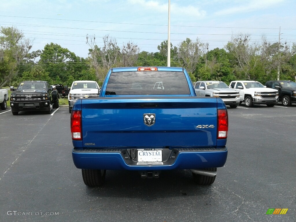 2018 1500 Express Crew Cab 4x4 - Blue Streak Pearl / Black/Diesel Gray photo #4