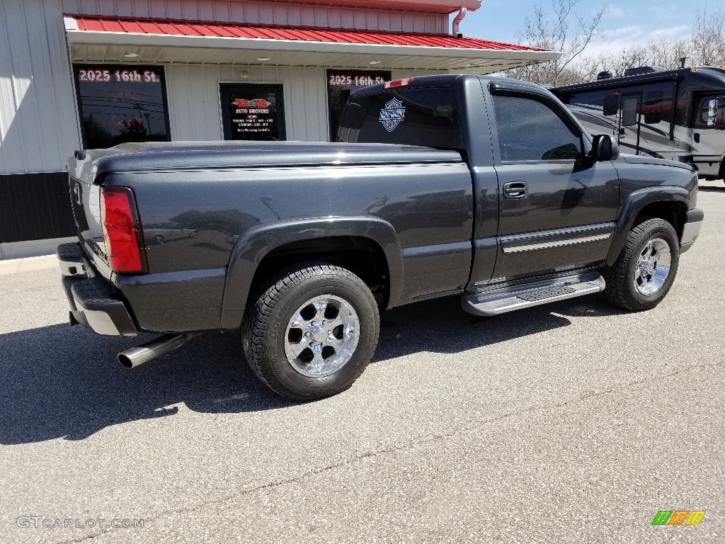 2004 Silverado 1500 LS Regular Cab 4x4 - Dark Gray Metallic / Dark Charcoal photo #5