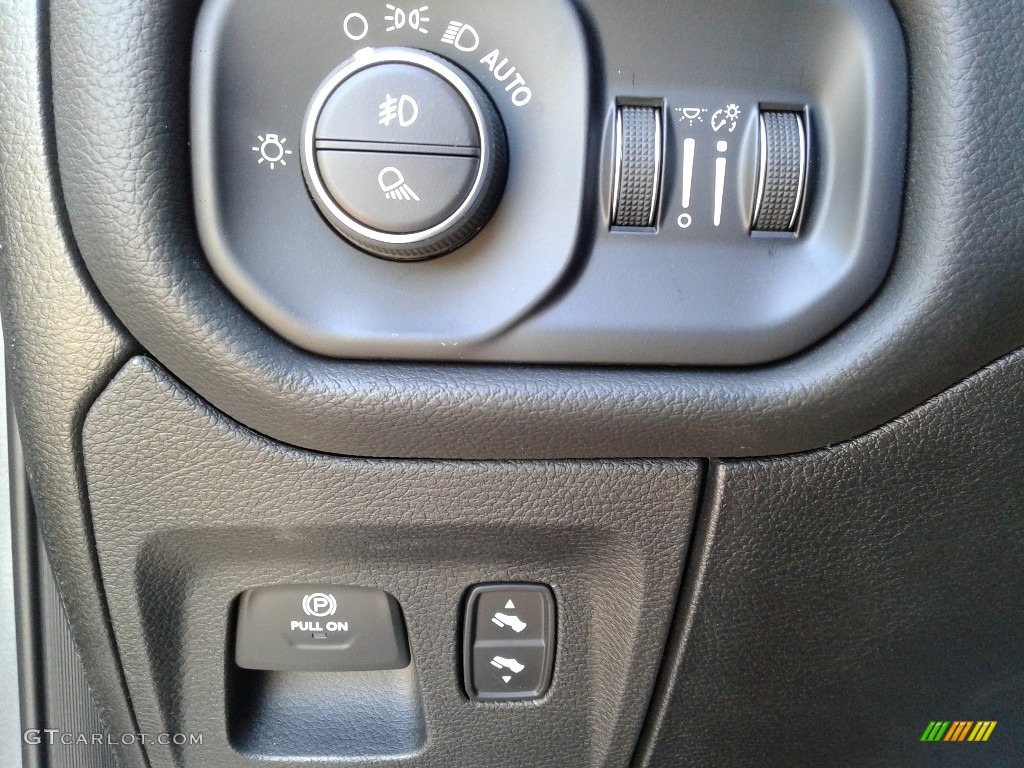 2019 Ram 1500 Laramie Crew Cab 4x4 Controls Photo #126771898
