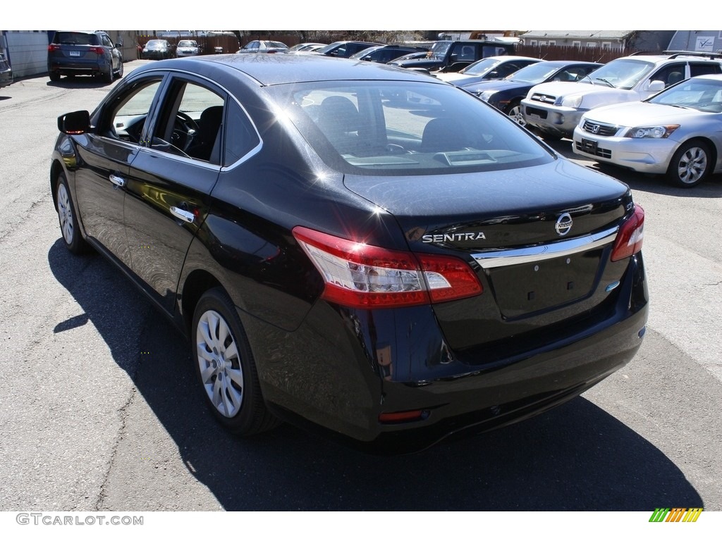 2014 Sentra S - Super Black / Charcoal photo #10