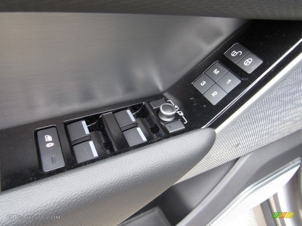 2018 Land Rover Range Rover Velar R Dynamic SE Controls Photo #126775412