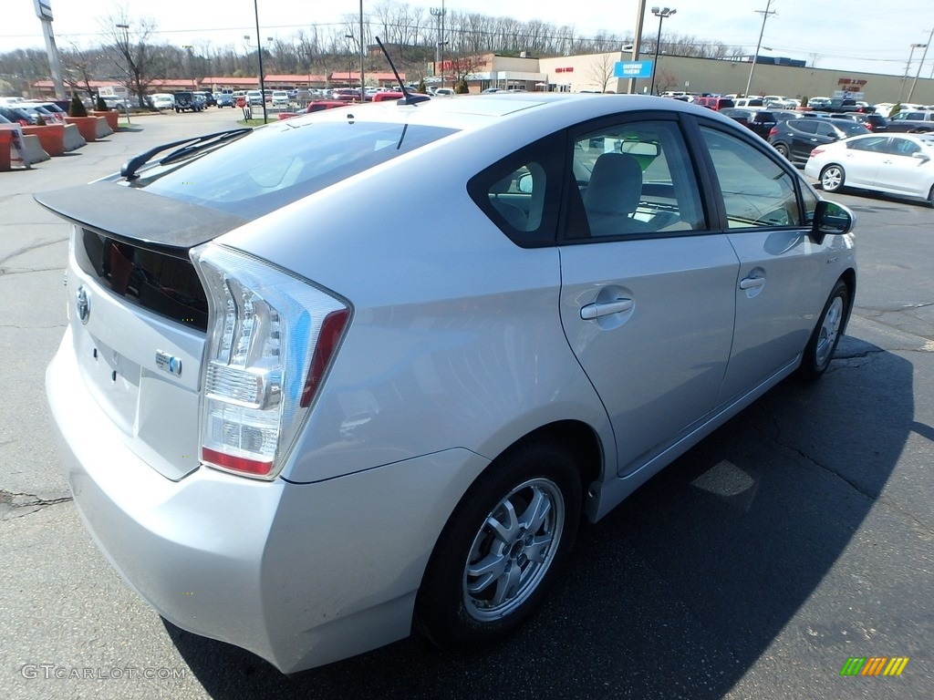 2010 Prius Hybrid IV - Classic Silver Metallic / Misty Gray photo #8