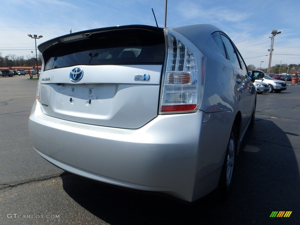 2010 Prius Hybrid IV - Classic Silver Metallic / Misty Gray photo #9