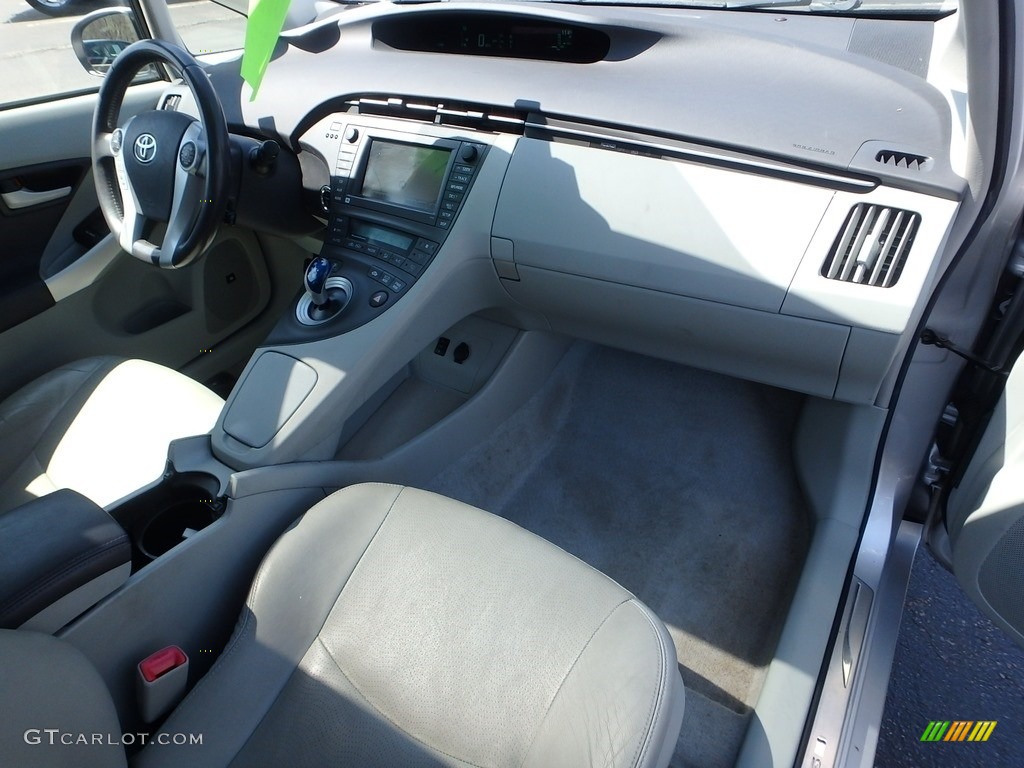 2010 Prius Hybrid IV - Classic Silver Metallic / Misty Gray photo #16