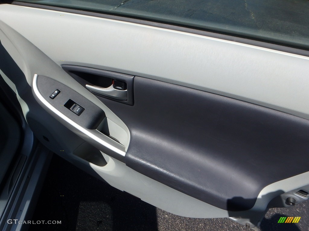 2010 Prius Hybrid IV - Classic Silver Metallic / Misty Gray photo #17