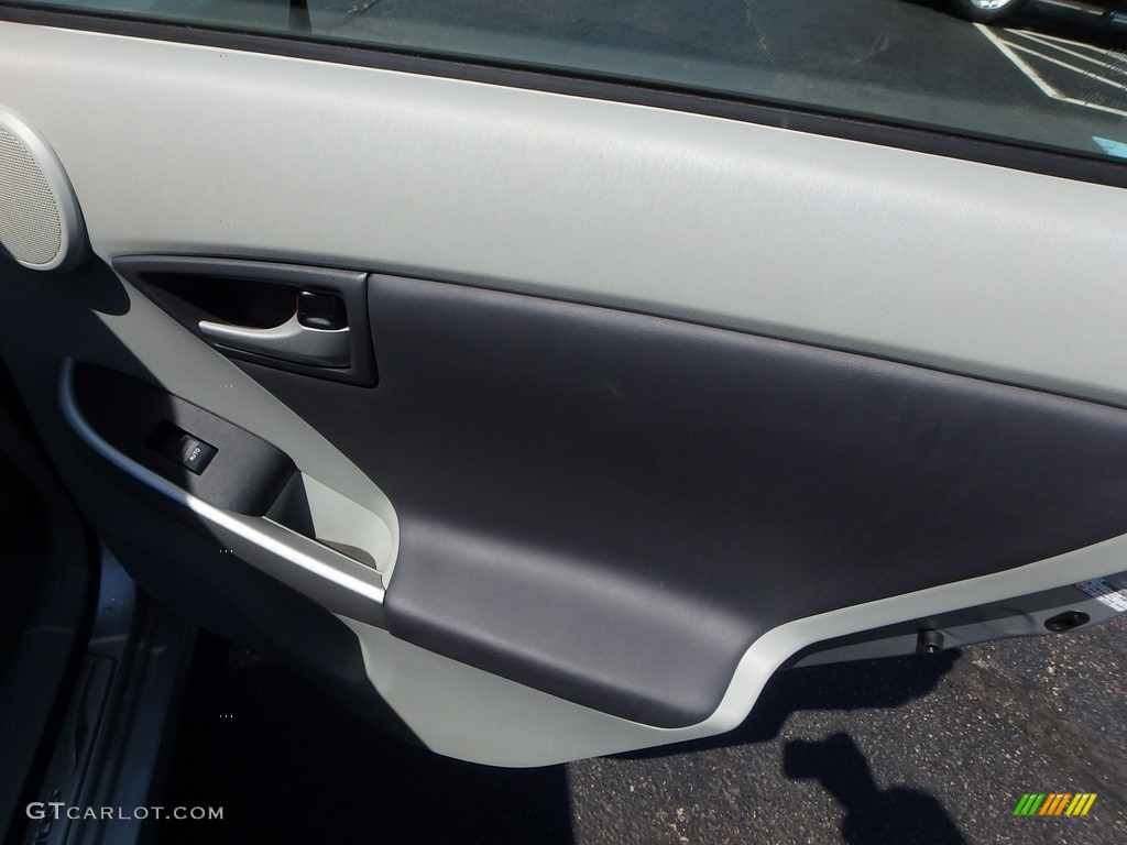 2010 Prius Hybrid IV - Classic Silver Metallic / Misty Gray photo #19