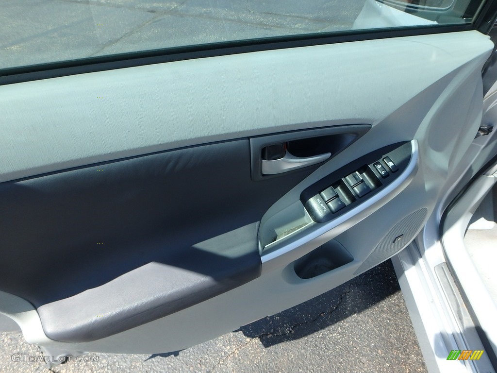 2010 Prius Hybrid IV - Classic Silver Metallic / Misty Gray photo #24