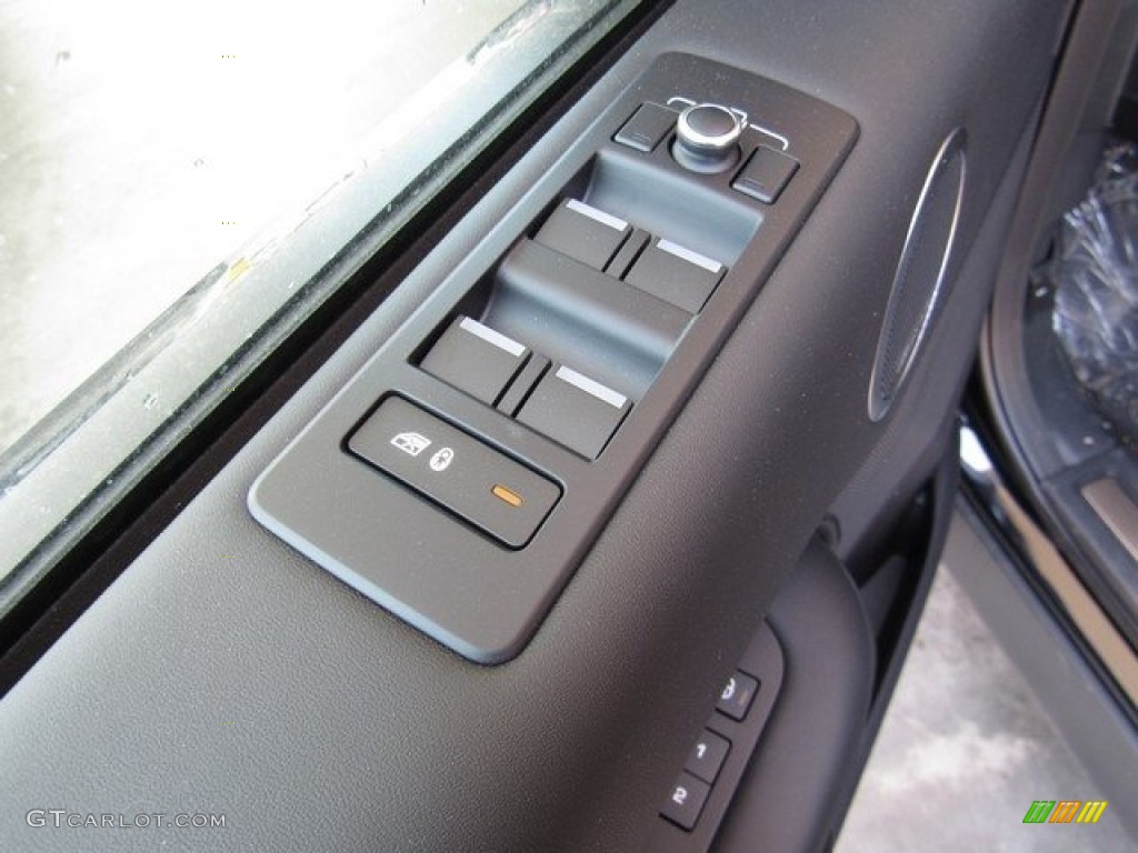 2018 Land Rover Discovery HSE Luxury Controls Photo #126784388