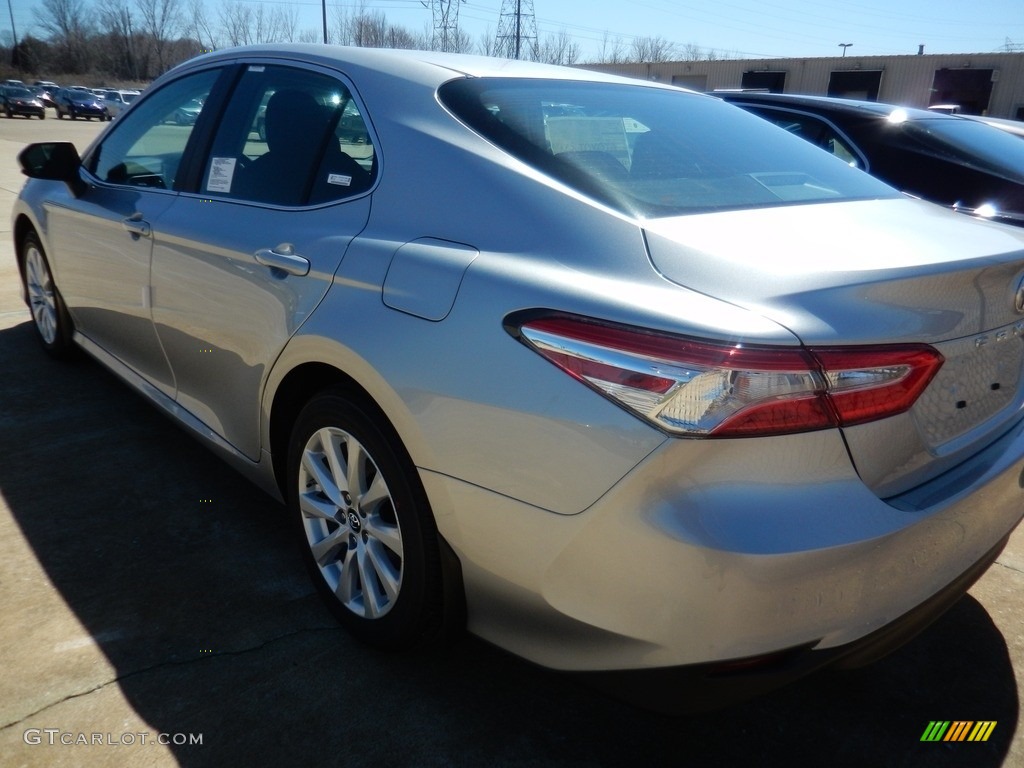 2018 Camry LE - Celestial Silver Metallic / Black photo #2