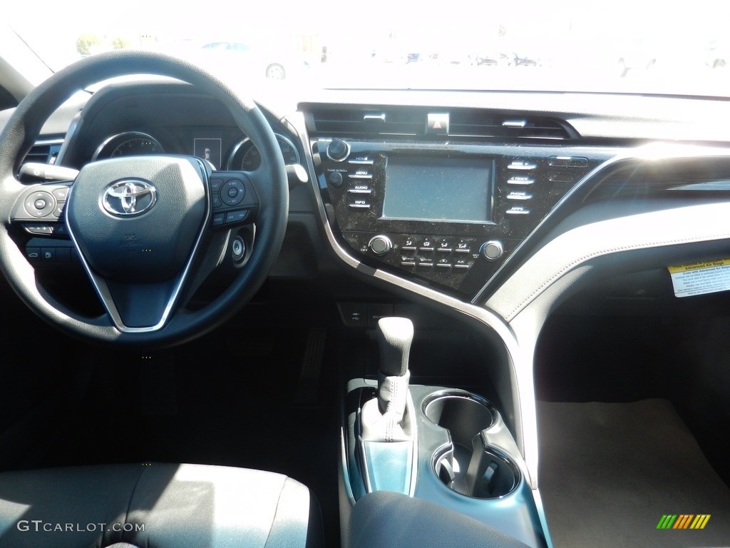 2018 Camry LE - Celestial Silver Metallic / Black photo #5