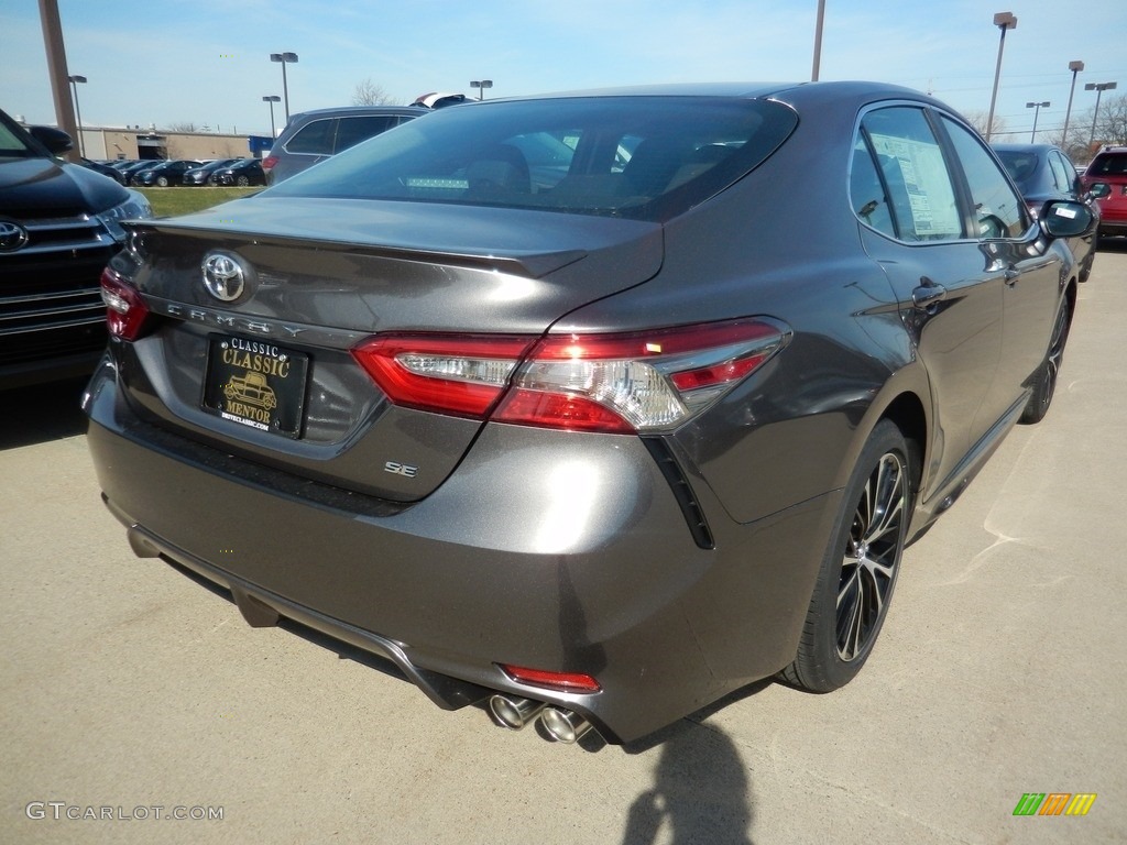 2018 Camry SE - Predawn Gray Mica / Black photo #2
