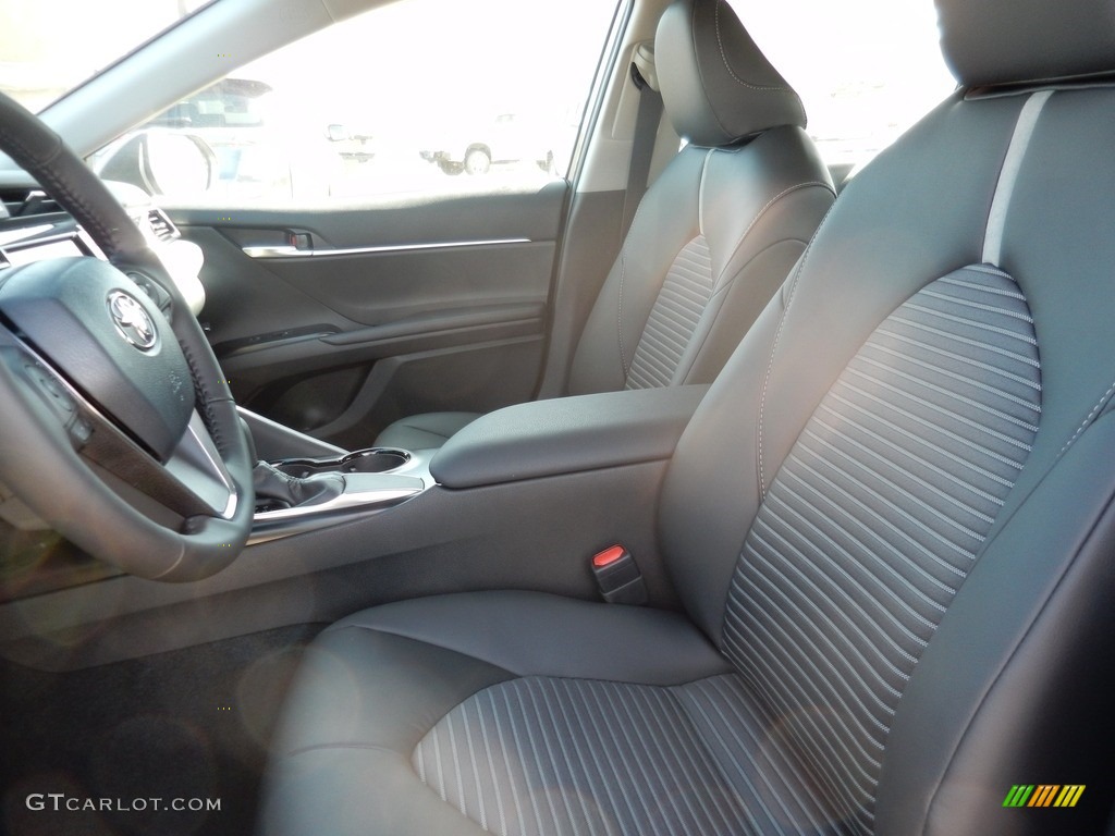 2018 Camry SE - Predawn Gray Mica / Black photo #3