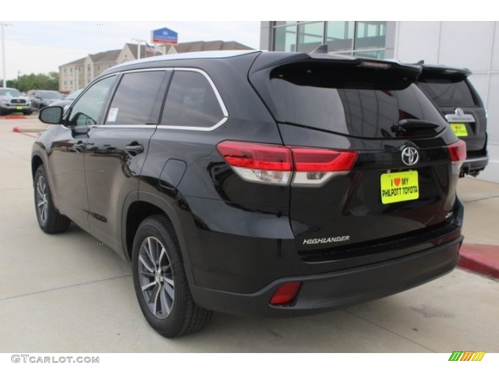 2018 Highlander XLE - Midnight Black Metallic / Black photo #6