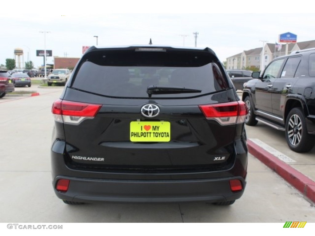 2018 Highlander XLE - Midnight Black Metallic / Black photo #7
