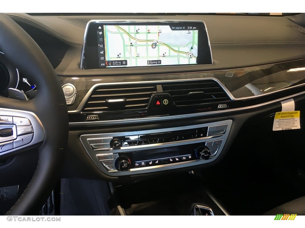 2019 BMW 7 Series 750i Sedan Navigation Photos