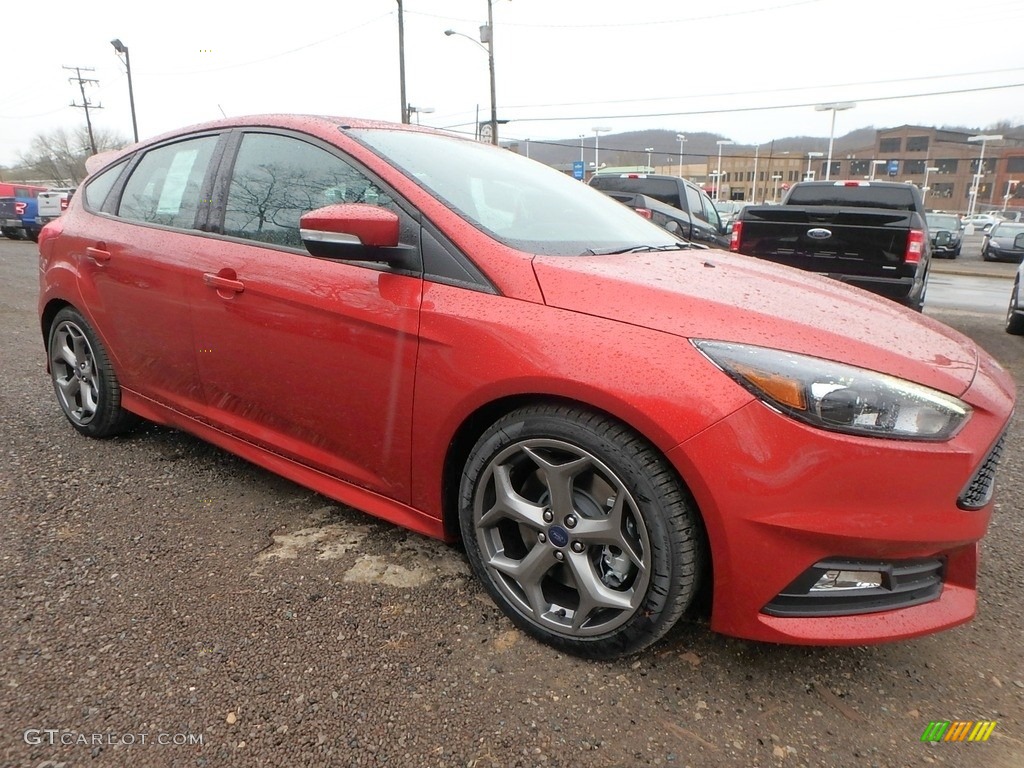 Hot Pepper Red 2018 Ford Focus ST Hatch Exterior Photo #126803207
