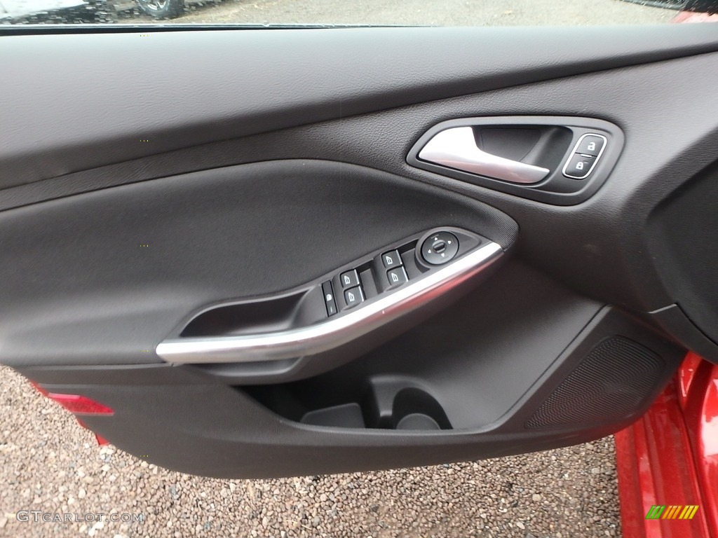 2018 Ford Focus ST Hatch Charcoal Black Door Panel Photo #126803336
