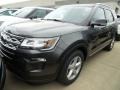 2018 Magnetic Metallic Ford Explorer XLT  photo #1