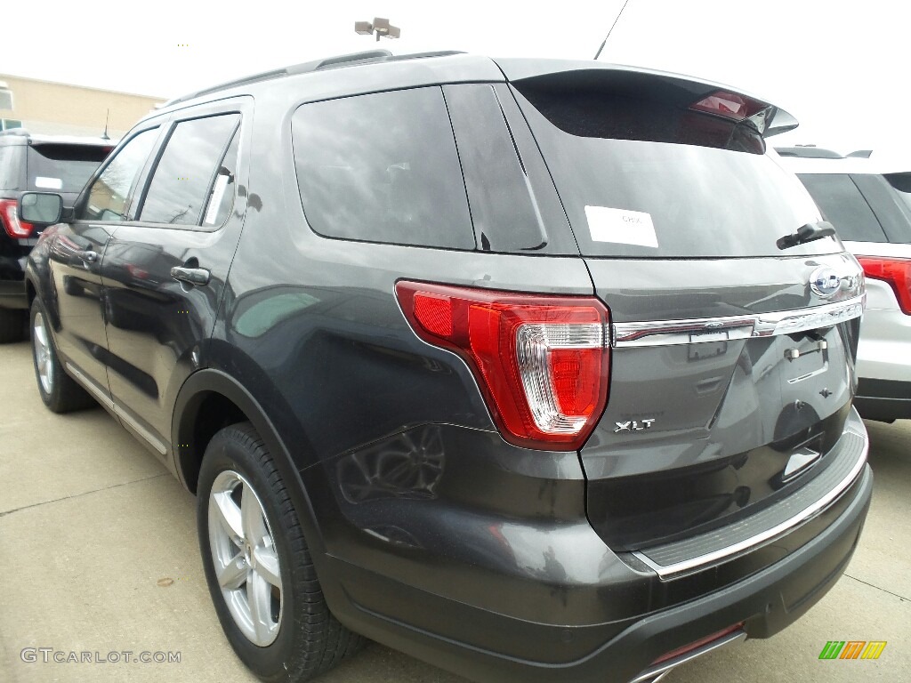 2018 Explorer XLT - Magnetic Metallic / Ebony Black photo #2