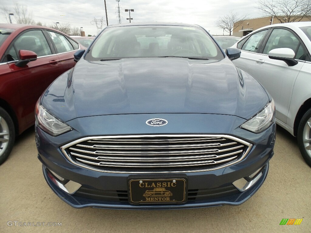 2018 Fusion SE - Blue Metallic / Ebony photo #2