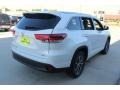 2018 Blizzard White Pearl Toyota Highlander XLE  photo #8