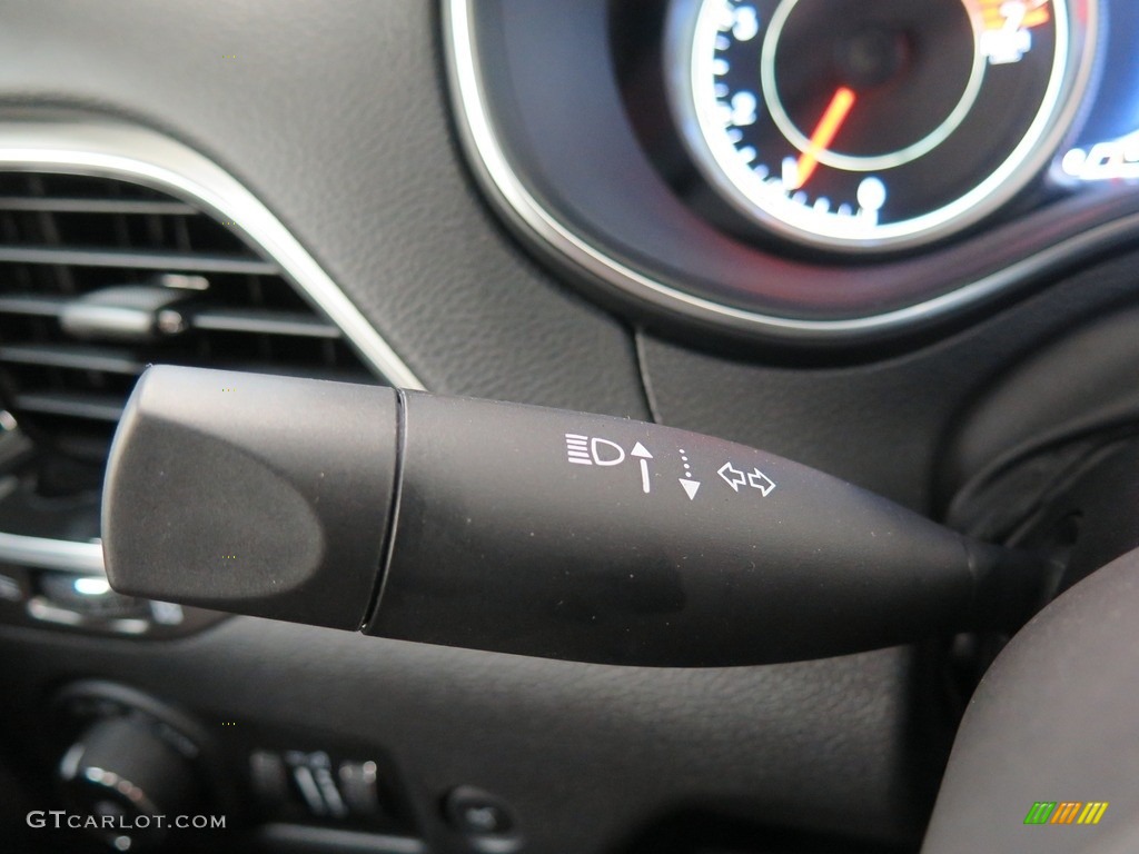 2019 Jeep Cherokee Limited Controls Photo #126804953