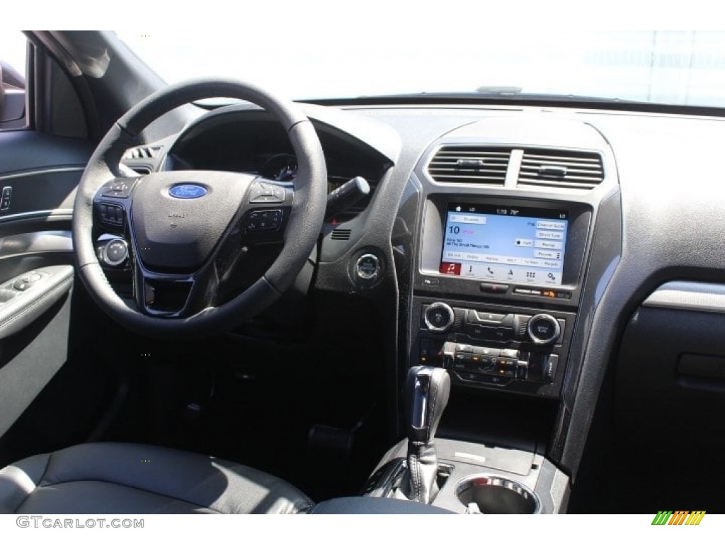 2018 Explorer XLT 4WD - Magnetic Metallic / Ebony Black photo #25