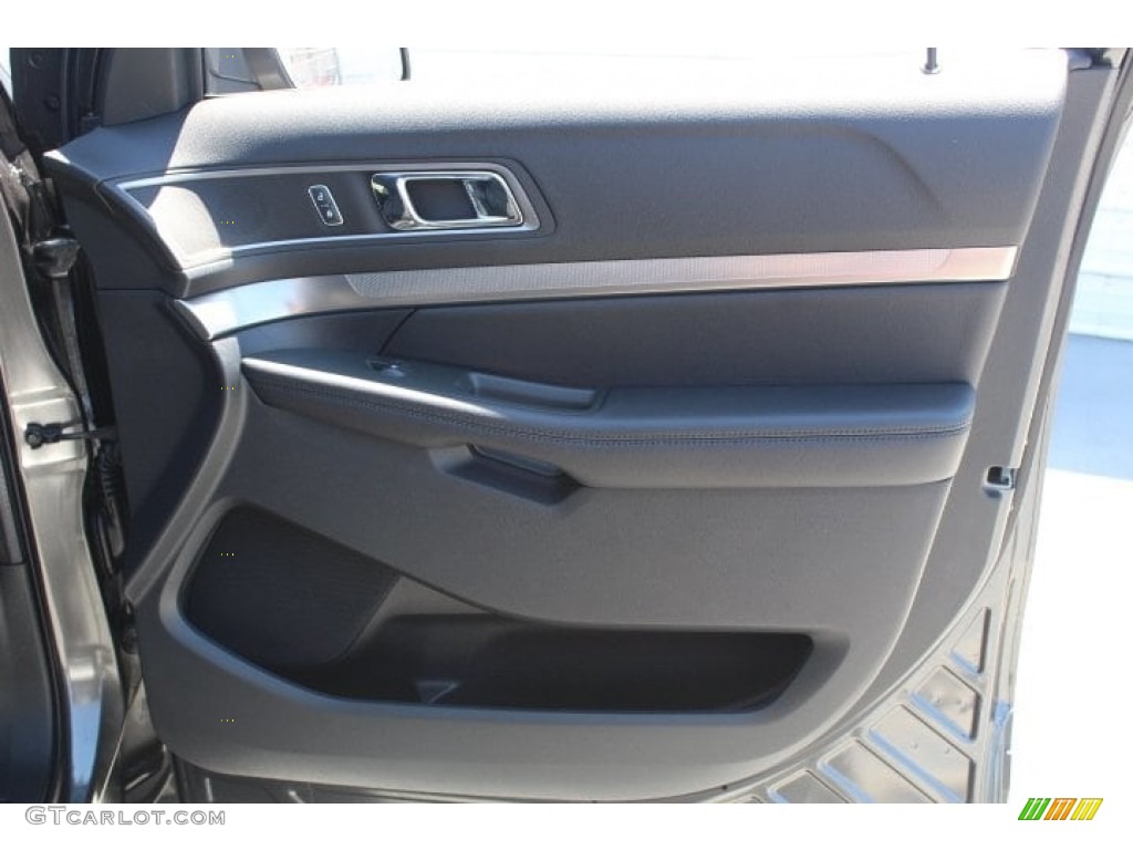 2018 Explorer XLT 4WD - Magnetic Metallic / Ebony Black photo #32