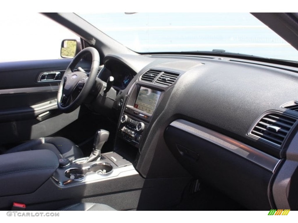 2018 Explorer XLT 4WD - Magnetic Metallic / Ebony Black photo #33
