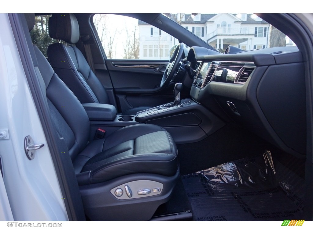 2017 Porsche Macan S Front Seat Photo #126807704