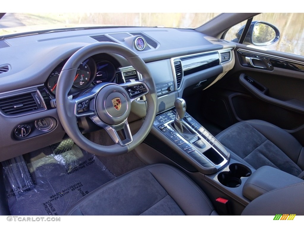 Agate Grey Interior 2018 Porsche Macan Standard Macan Model Photo #126807989