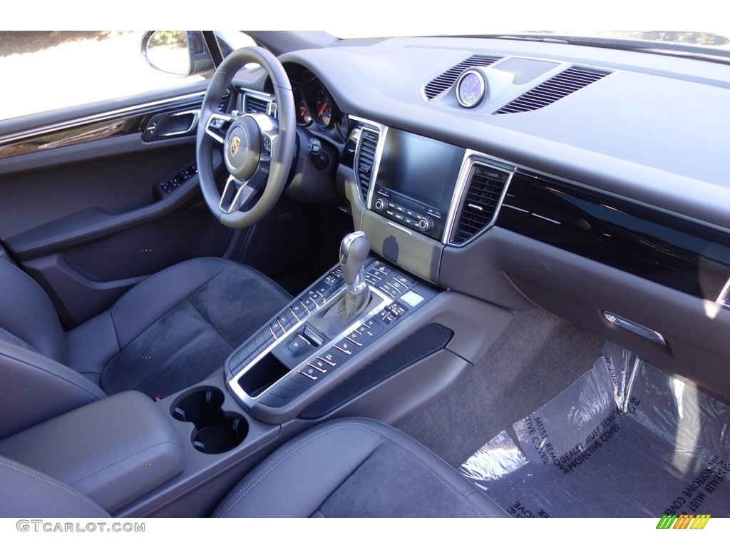 Agate Grey Interior 2018 Porsche Macan Standard Macan Model Photo #126808070