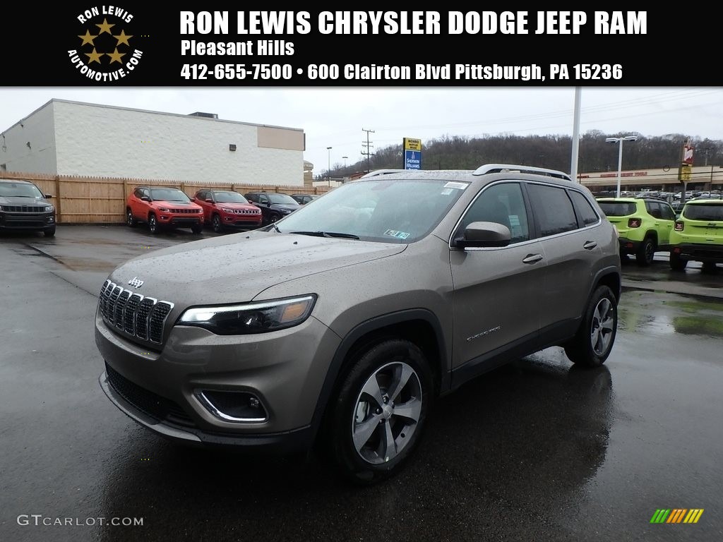 2019 Cherokee Limited 4x4 - Light Brownstone Pearl / Black photo #1