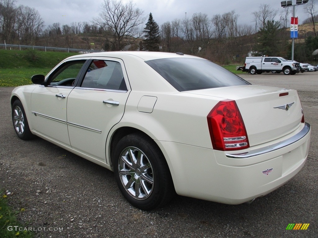 2009 300 C HEMI - Cool Vanilla White / Dark Slate Gray photo #6