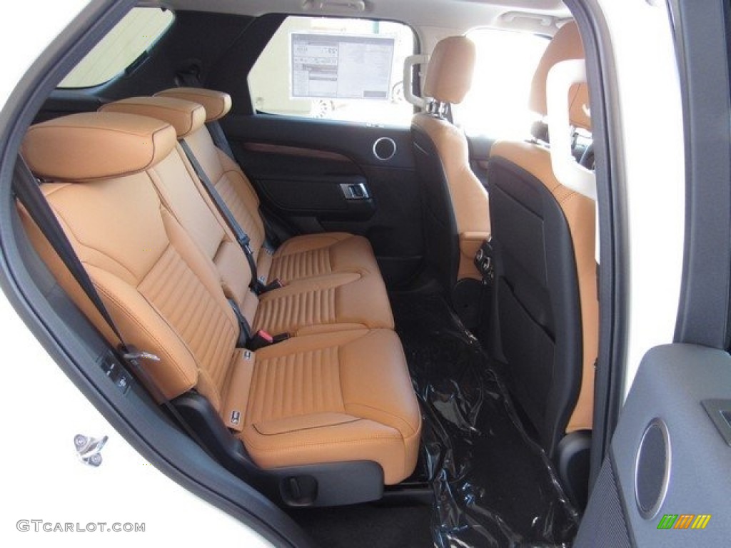 2018 Land Rover Discovery HSE Rear Seat Photo #126810575