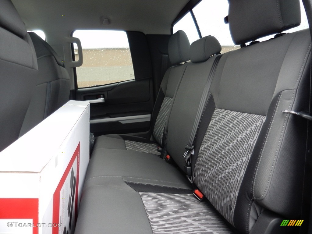 2018 Tundra SR5 Double Cab 4x4 - Silver Sky Metallic / Graphite photo #4