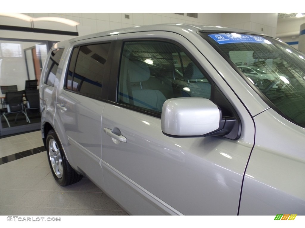2015 Pilot EX 4WD - Alabaster Silver Metallic / Gray photo #9