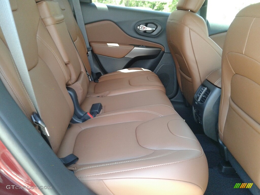 2019 Jeep Cherokee Overland Rear Seat Photos
