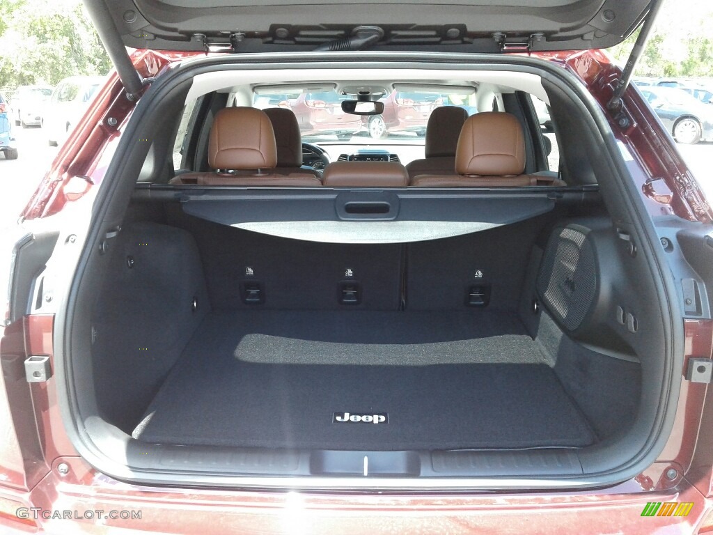 2019 Jeep Cherokee Overland Trunk Photos