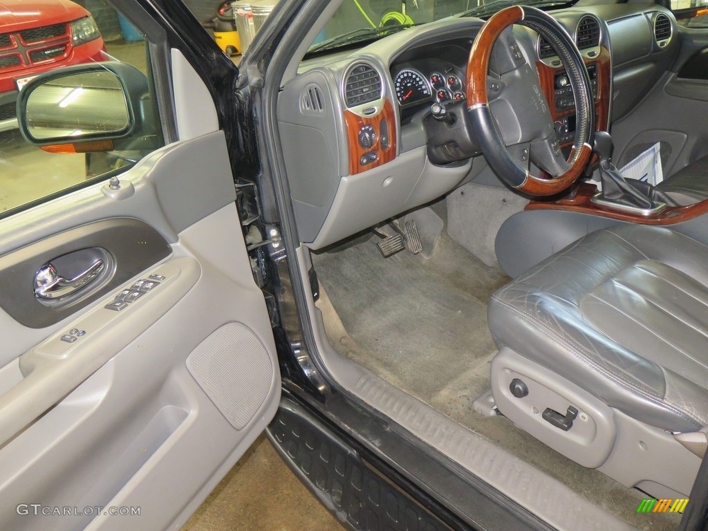 2004 Envoy SLT 4x4 - Onyx Black / Dark Pewter photo #33