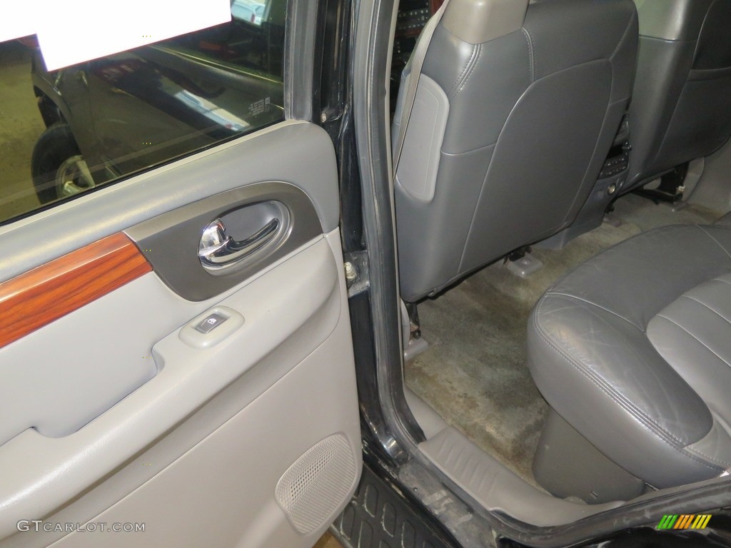 2004 Envoy SLT 4x4 - Onyx Black / Dark Pewter photo #34