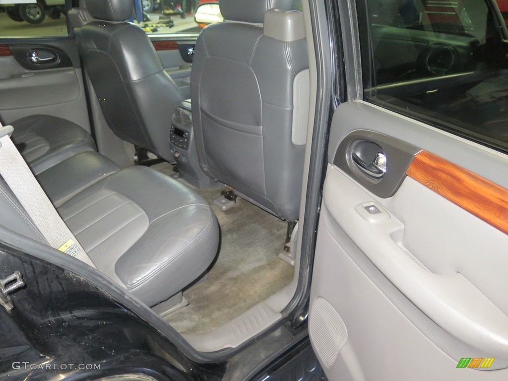 2004 Envoy SLT 4x4 - Onyx Black / Dark Pewter photo #35