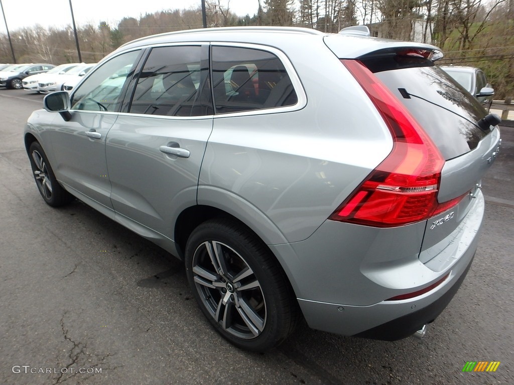 2018 XC60 T6 AWD Momentum - Electric Silver Metallic / Charcoal photo #4