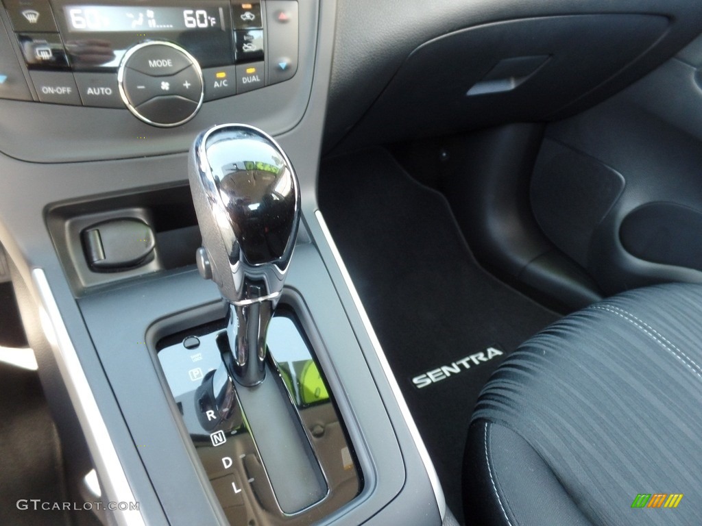 2018 Sentra SV - Aspen White / Charcoal photo #19