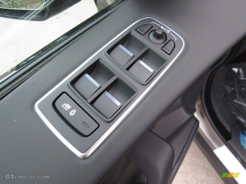 2018 Jaguar F-PACE S AWD Controls Photo #126831896