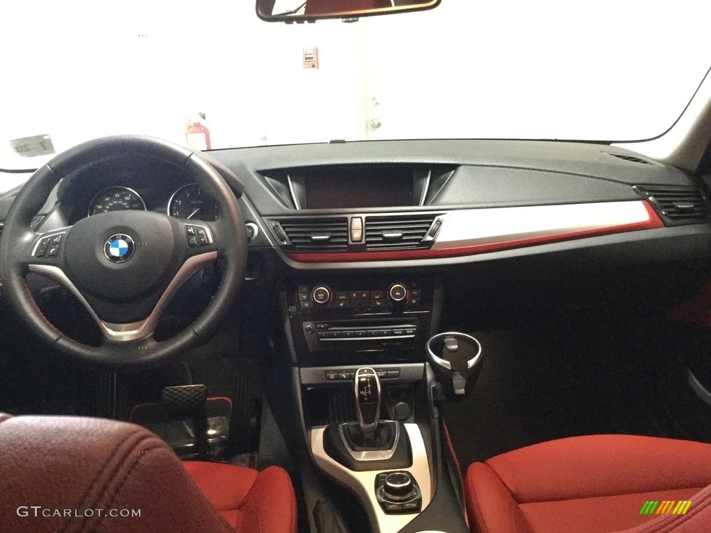 2015 X1 xDrive28i - Alpine White / Coral Red/Grey-Black Piping photo #17