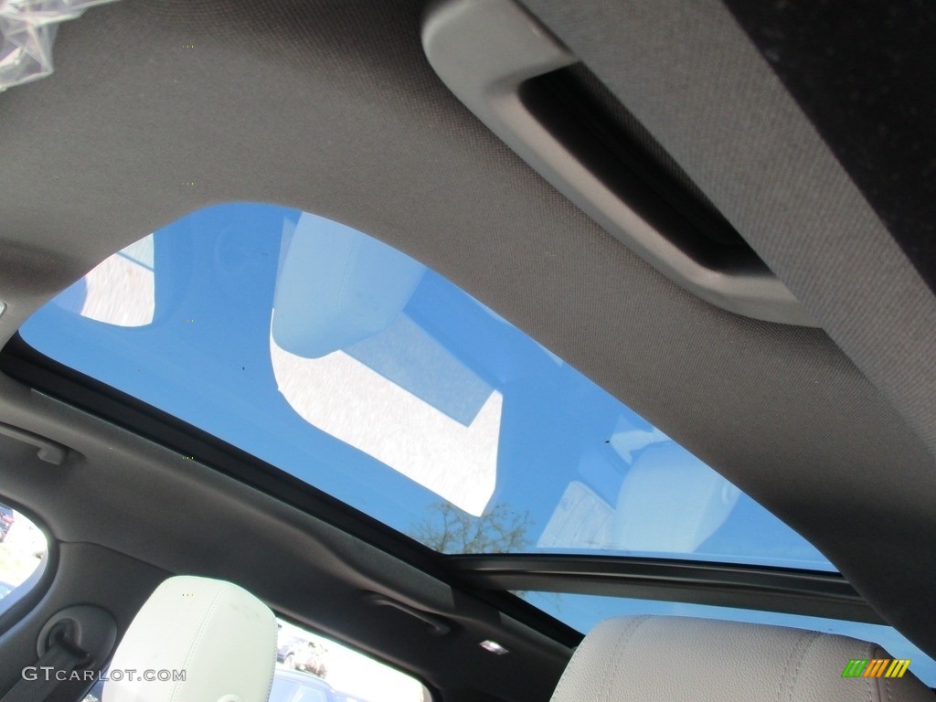 2018 Land Rover Range Rover Velar R Dynamic SE Sunroof Photo #126841607