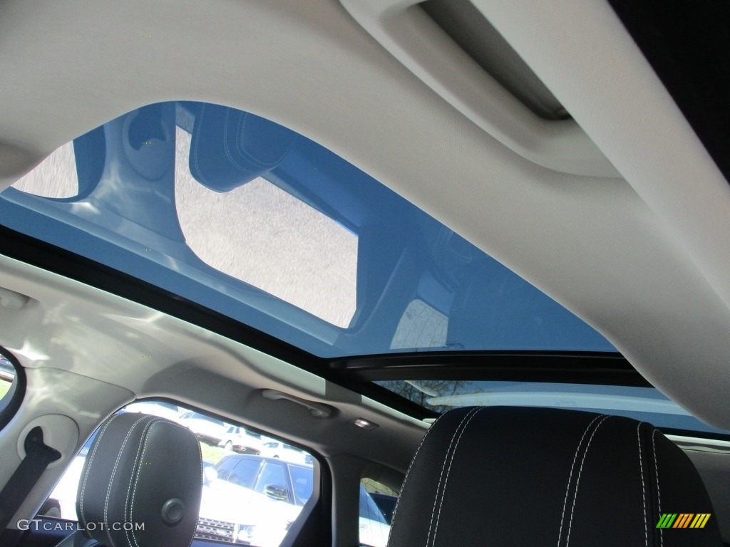 2018 Range Rover Velar S - Fuji White / Light Oyster/Ebony photo #15