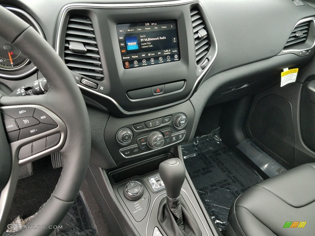 2019 Jeep Cherokee Latitude Plus 4x4 Controls Photo #126846470