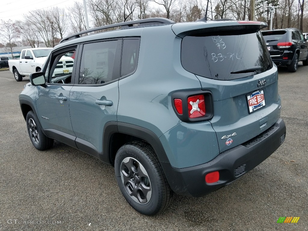 2018 Renegade Latitude 4x4 - Anvil / Black photo #4